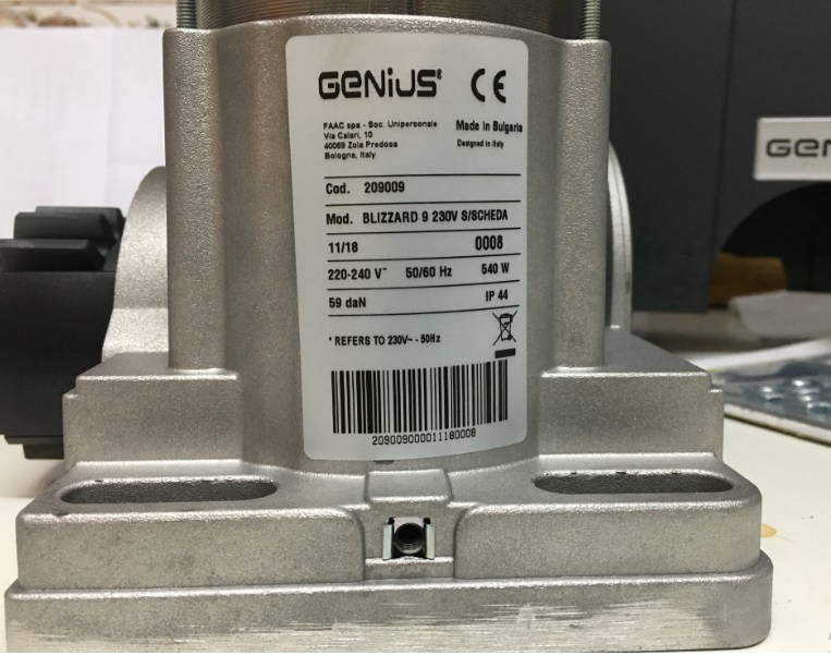 costado de motor genius blizzard 900