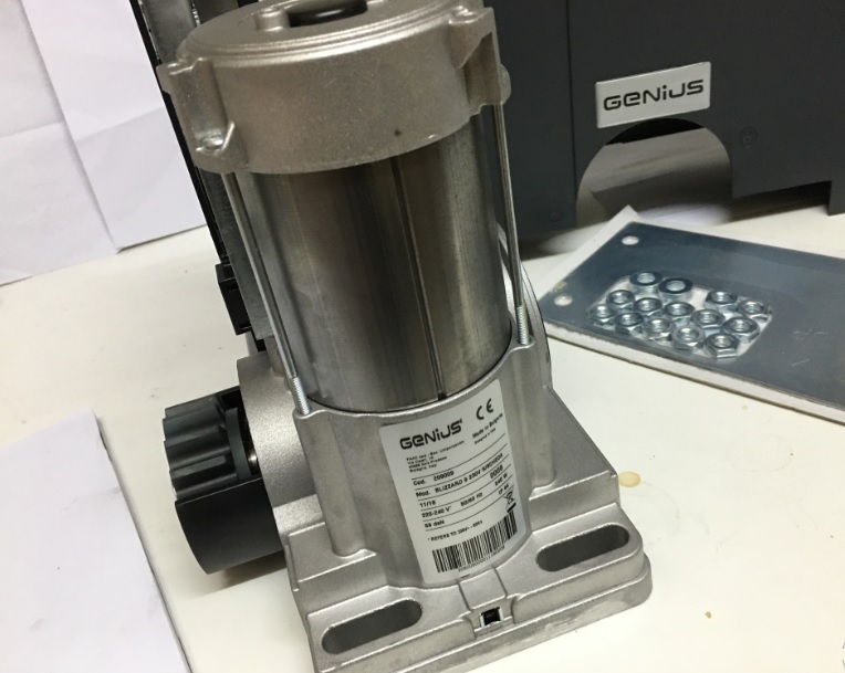 costado lateral de motor corredera genius blizzard 900