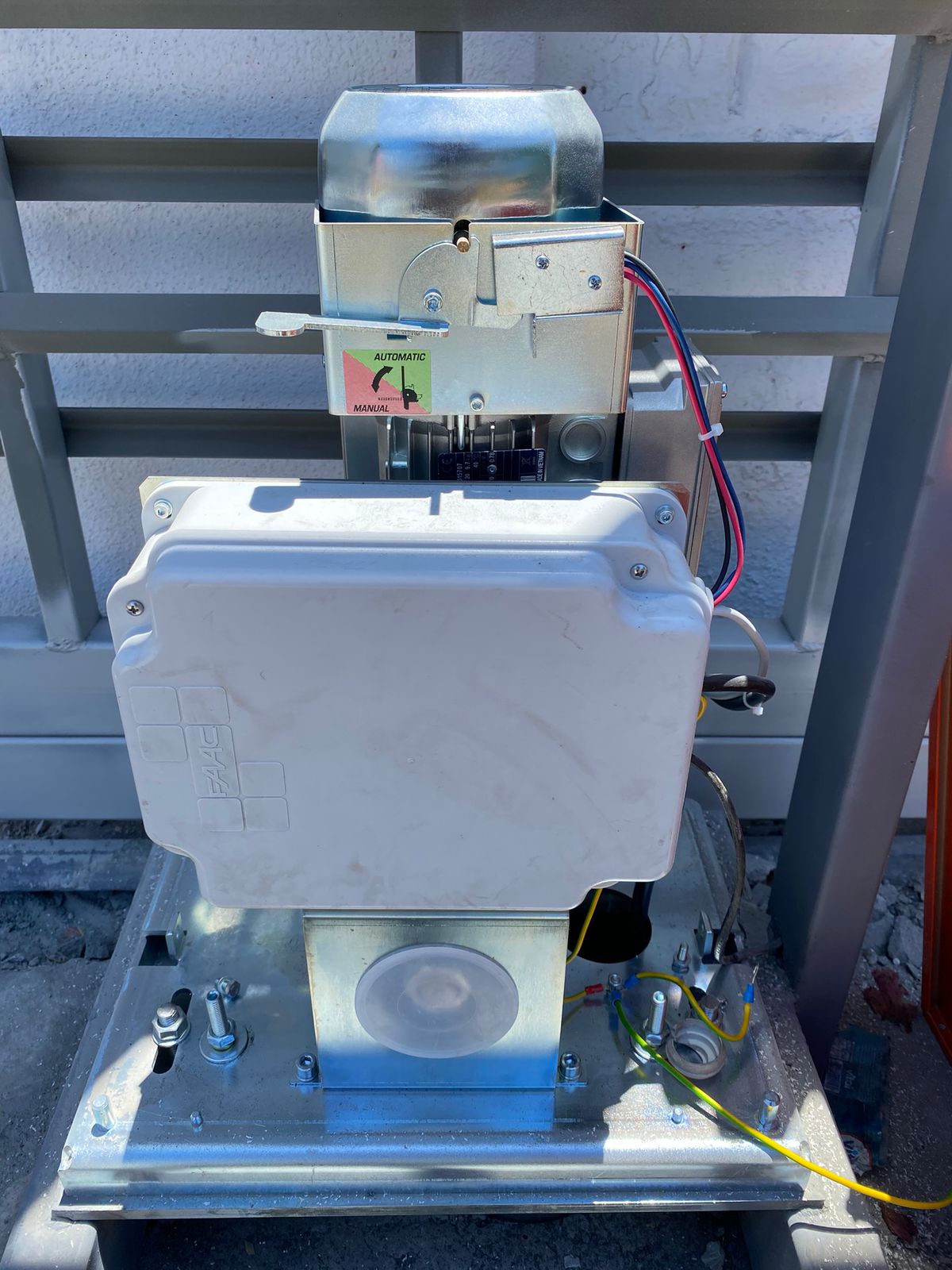 motor corredera FAAC 884 frontal sin tapa motor trifasico faac 884 sin tapa