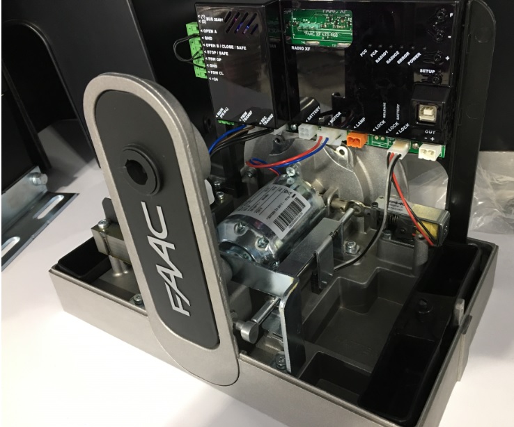 mtoro corredera FAAC C720 sin tapa frontal