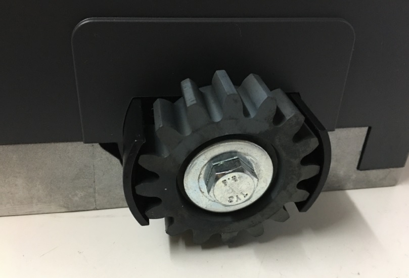 piñon de motor corredera genius blizzard 900