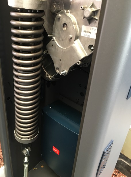 costado lateral interior barrera BFT MOOVI50