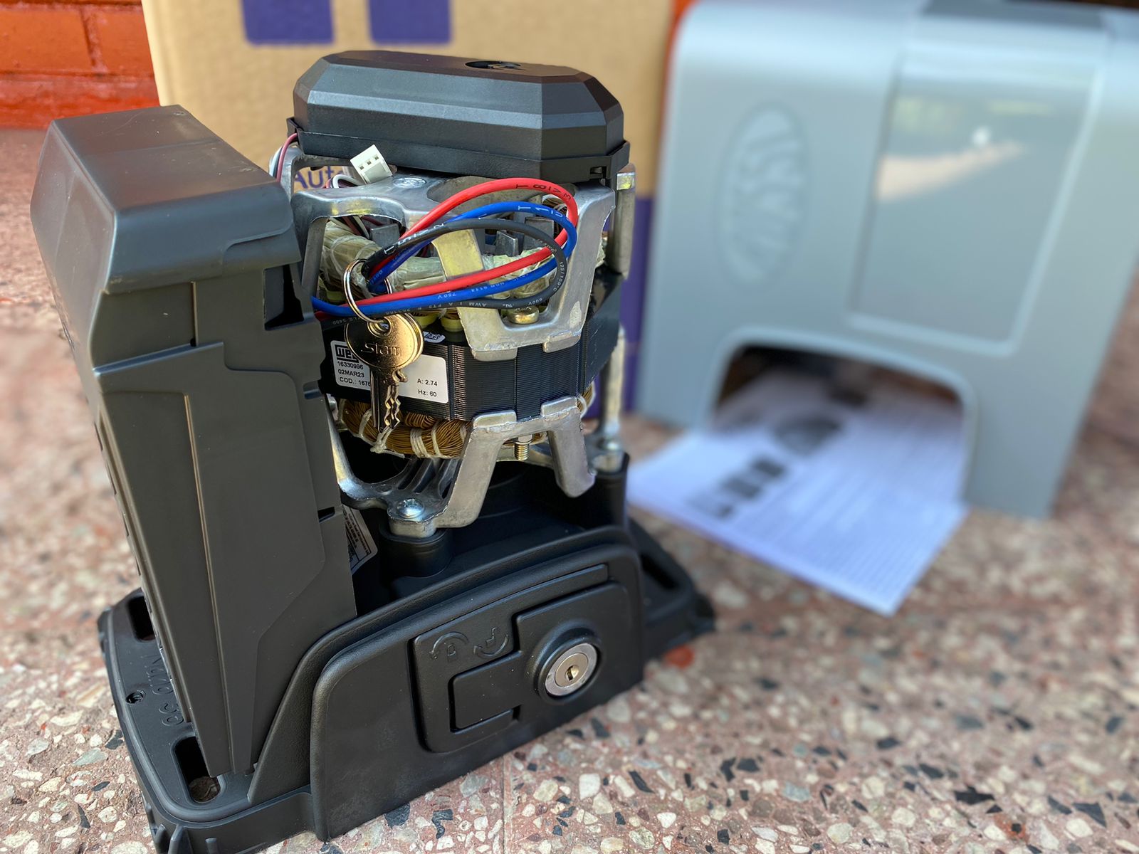 motor corredera ROSSI DZ4 NITRO junto a su tapa