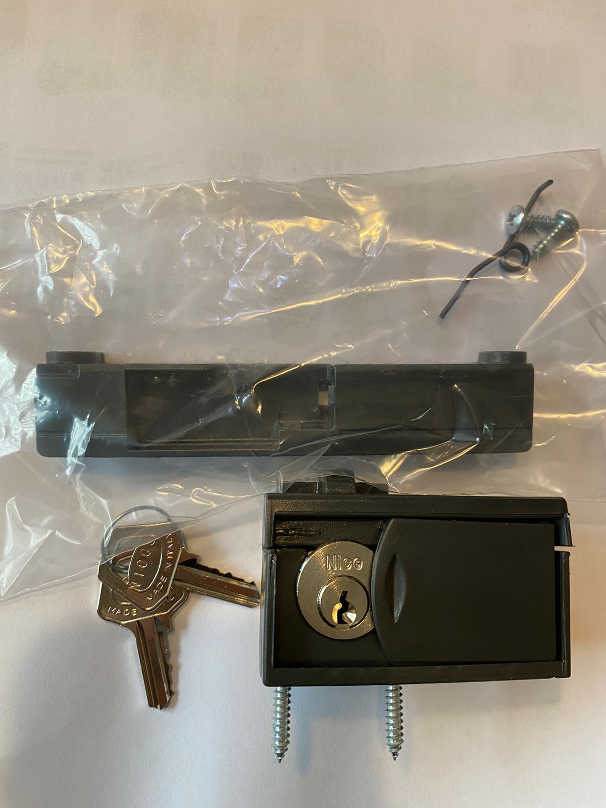 sistema desbloqueo correderas nice palanca desbloqueo y cilindro con llave nice para motores corredera